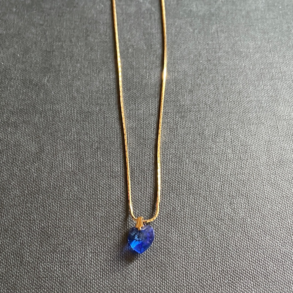 Vintage 80s 1980s 90s 1990s Gold tone Necklace deep cobalt Blue Heart Pendant - Picture 1 of 1